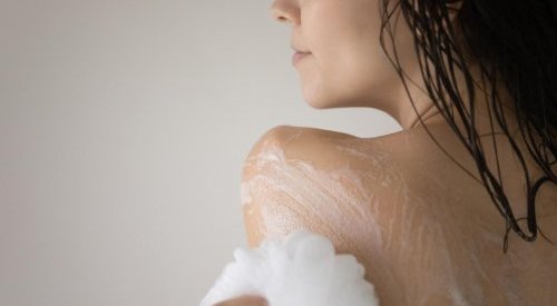 Cosmétiques en poudre : L'industrie s'adapte à l'envolée du marché