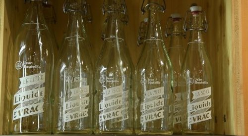 Avec le vrac, Jean Bouteille encourage le retour de la consigne en France